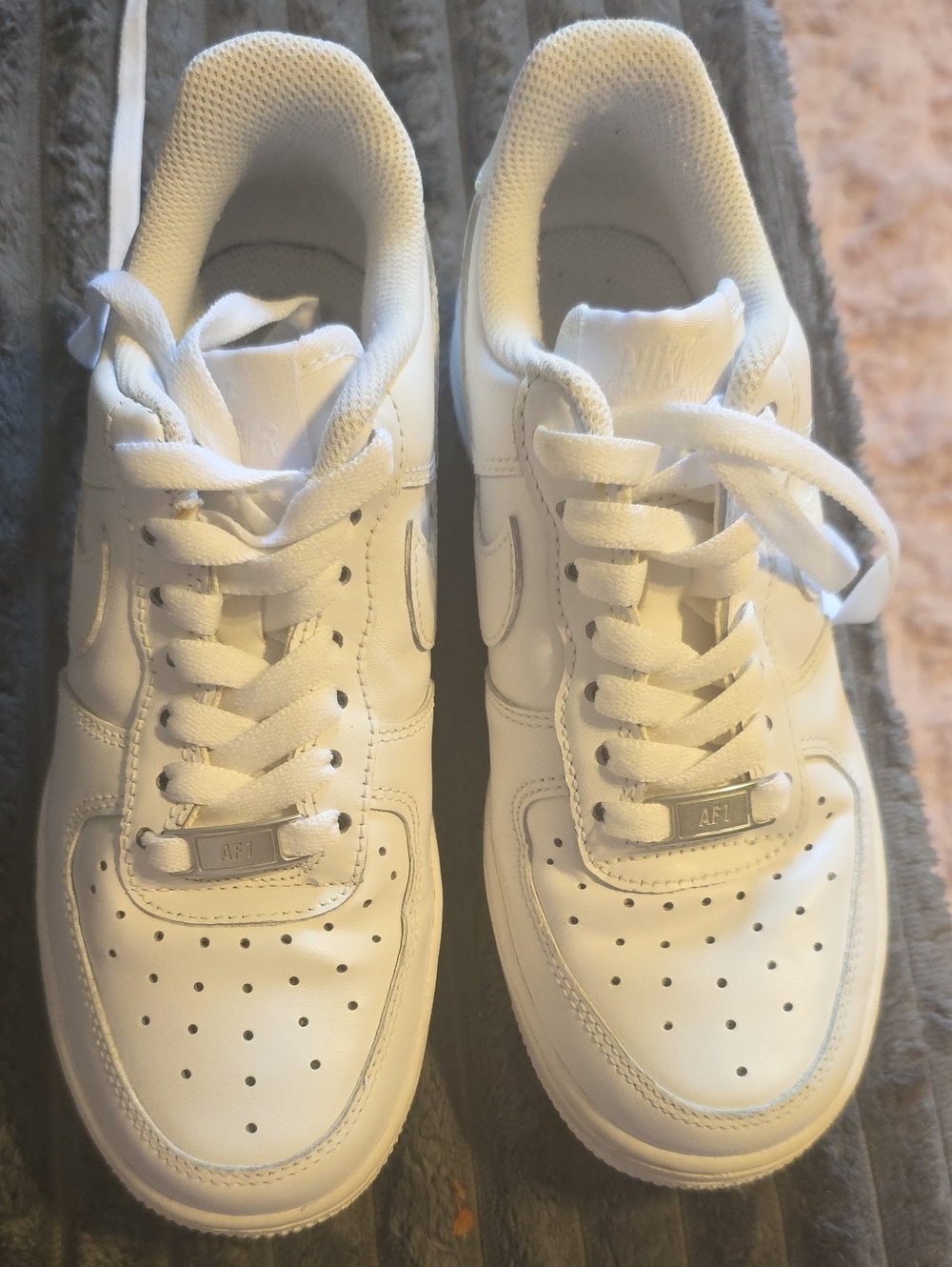 Nike White Low-Top Sneakers - Classic AF1 Style